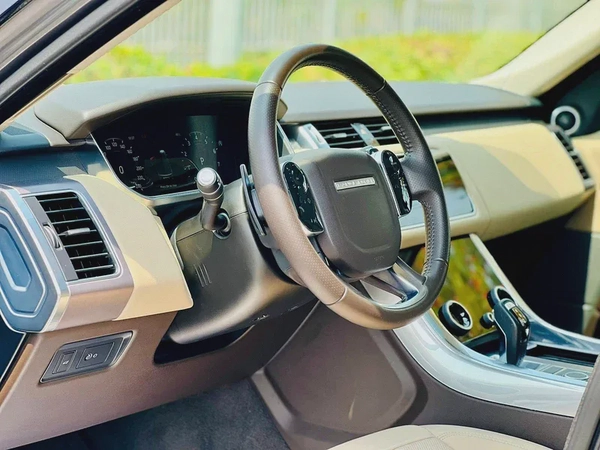 RANGE ROVER SPORT HSE | GCC SPECS | YEAR: 2019 | KMS: 104,000
