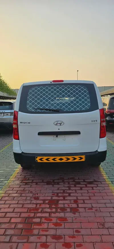 Hyundai H1 2012 GCC Specs-5