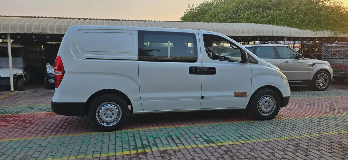 Hyundai H1 2012 GCC Specs-4-4