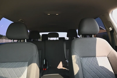 870 AED - GCC SPECS - VOLKSWAGEN TERAMONT 3.6L 4WD - FIRST OWNER-17