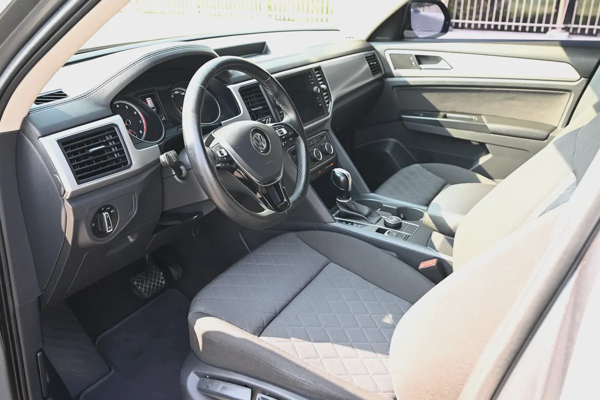 870 AED - GCC SPECS - VOLKSWAGEN TERAMONT 3.6L 4WD - FIRST OWNER-10-10