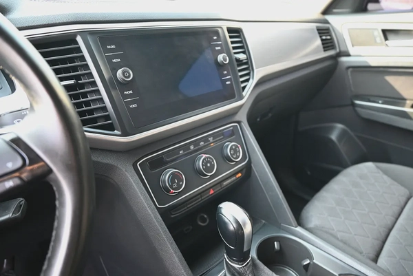 870 AED - GCC SPECS - VOLKSWAGEN TERAMONT 3.6L 4WD - FIRST OWNER