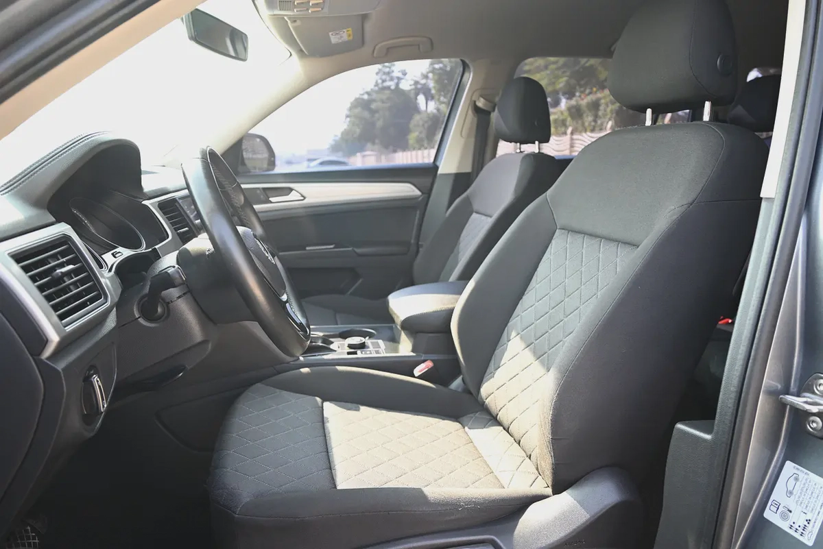 870 AED - GCC SPECS - VOLKSWAGEN TERAMONT 3.6L 4WD - FIRST OWNER-12-12