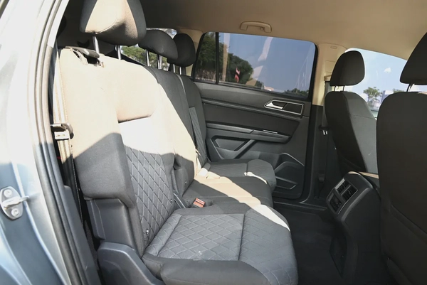 870 AED - GCC SPECS - VOLKSWAGEN TERAMONT 3.6L 4WD - FIRST OWNER