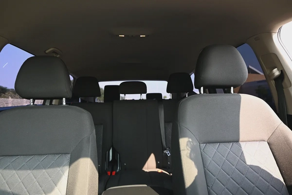 870 AED - GCC SPECS - VOLKSWAGEN TERAMONT 3.6L 4WD - FIRST OWNER