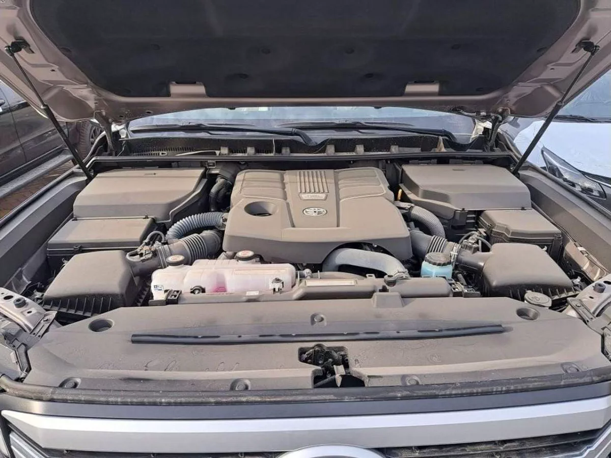 Toyota Land Cruiser VXR 3.5L-18-0