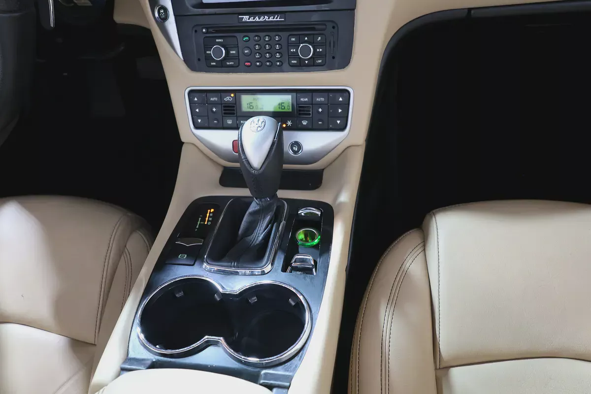 Maserati GranCabrio Sport 2015 | GCC Specs | Low Mileage 20000KM-PRISTINE CONDITION-14-14