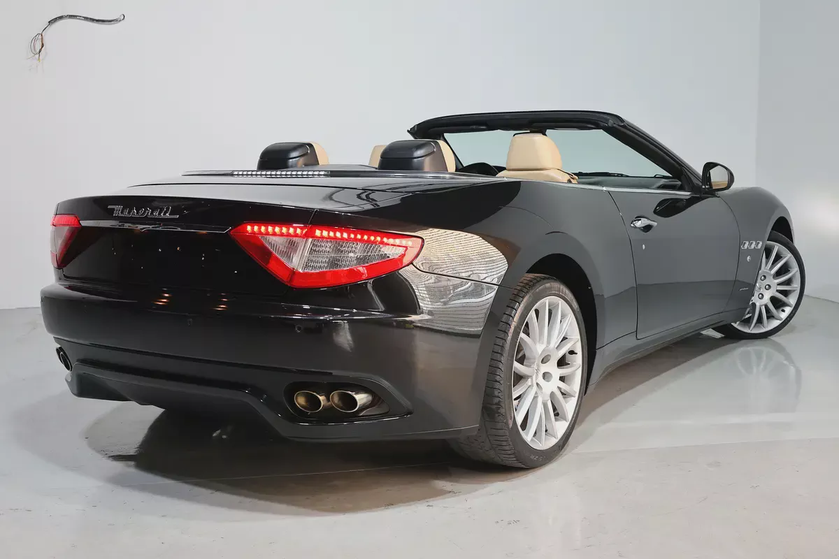 Maserati GranCabrio Sport 2015 | GCC Specs | Low Mileage 20000KM-PRISTINE CONDITION-4-4