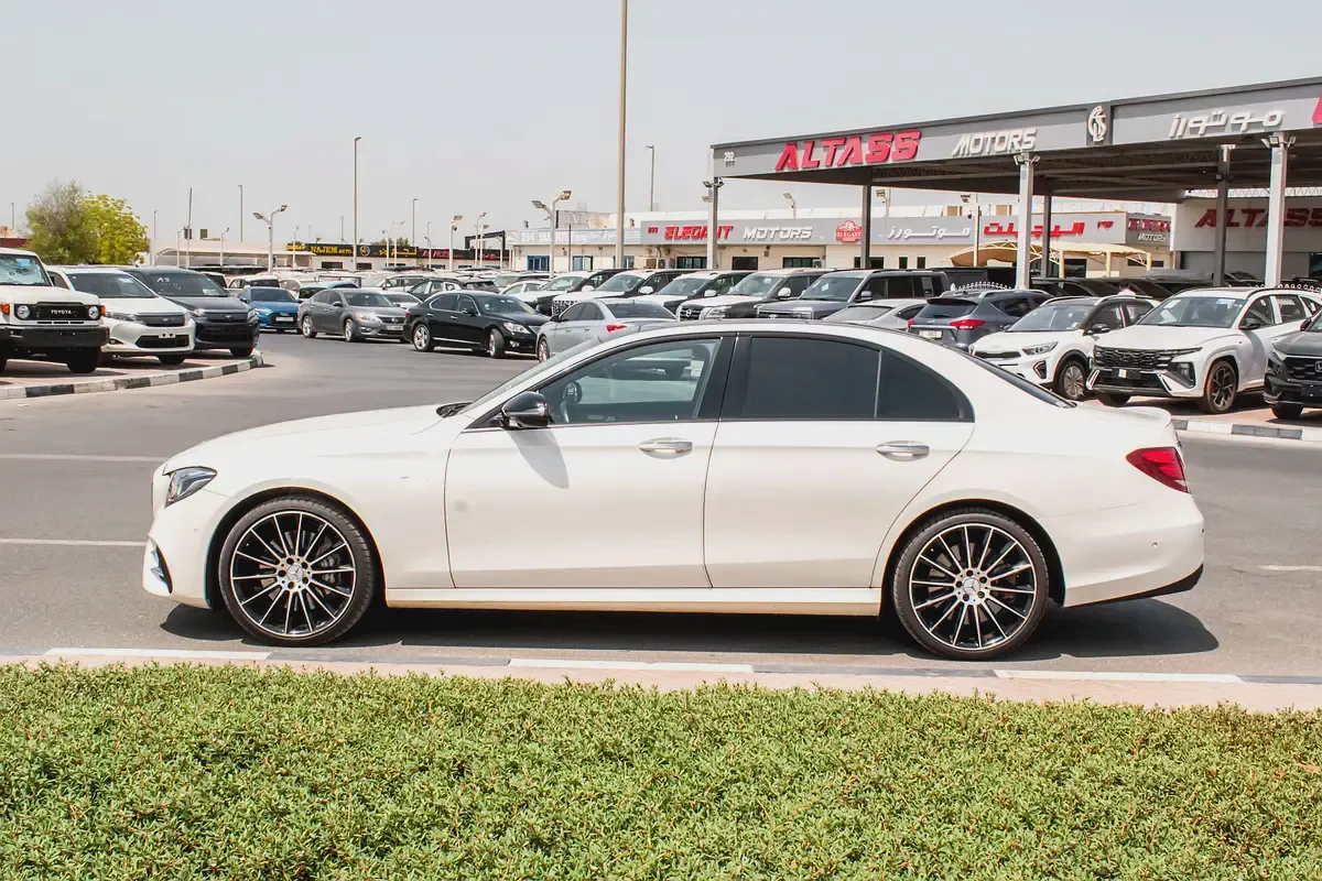 2017 - BENZ E43 - IMMACULATE CONDITION - ONLY 58,000 KM-4-4