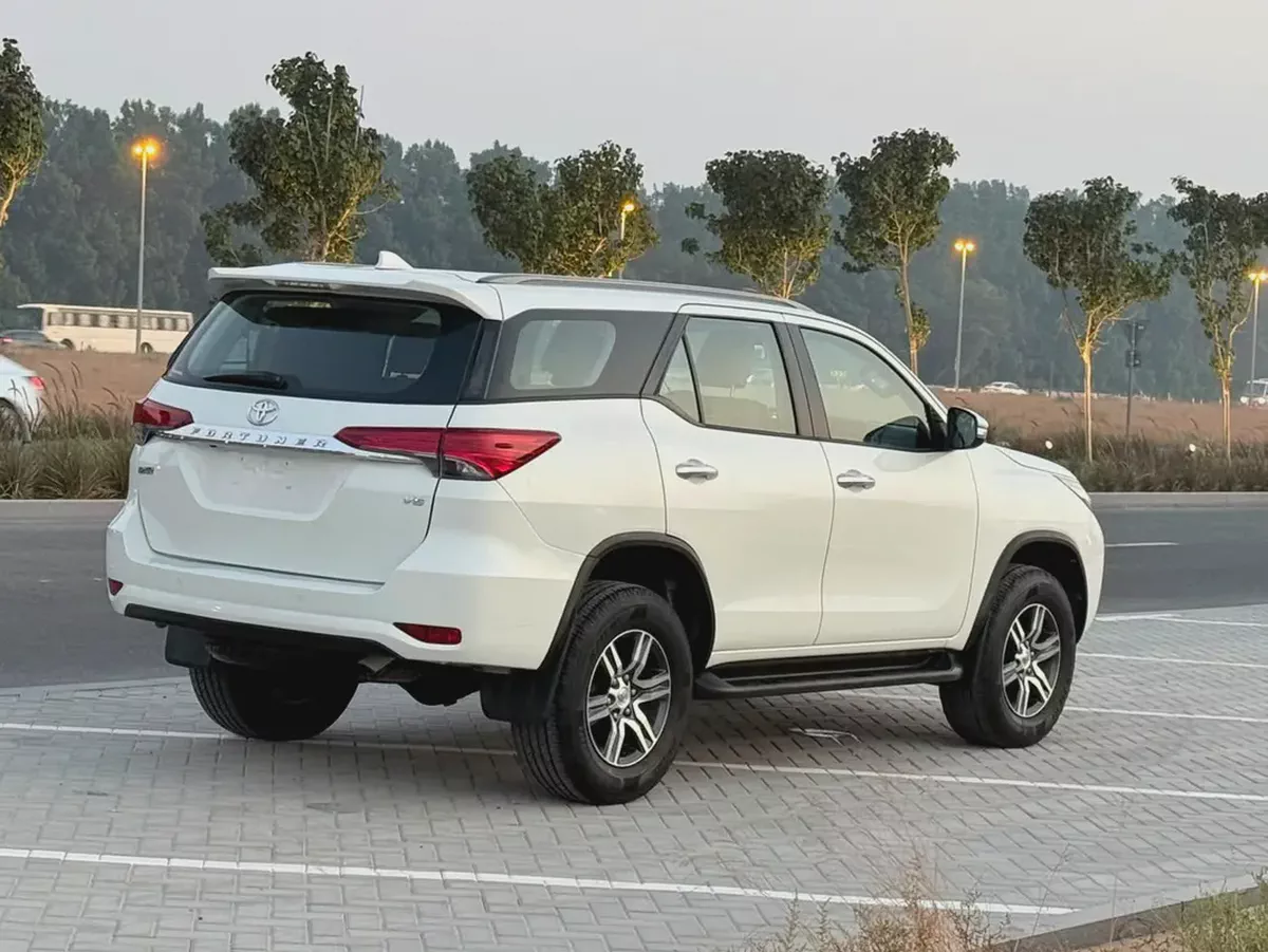 Toyota Fortuner GXR 2017 GCC Specs-9-9