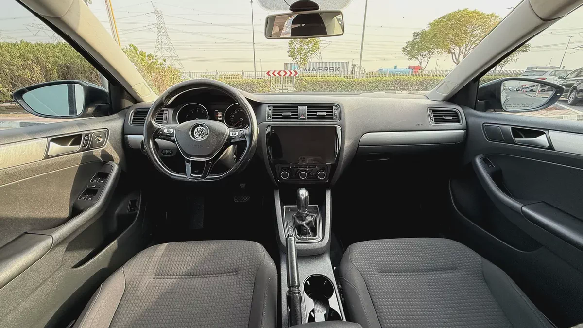 Volkswagen Jetta 2017 SE GCC Specs , excellent condition-8-8
