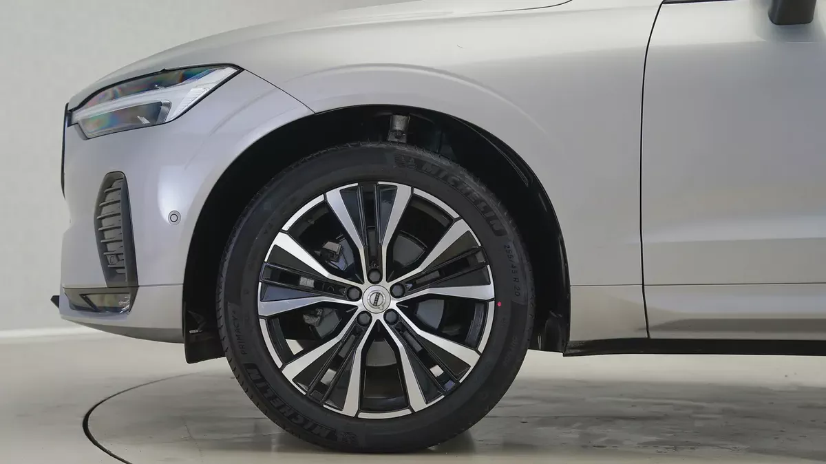 2024  Volvo XC60 B5 Ultimate Dark | GCC Specs | Volvo Active Warranty January 2028-10-10