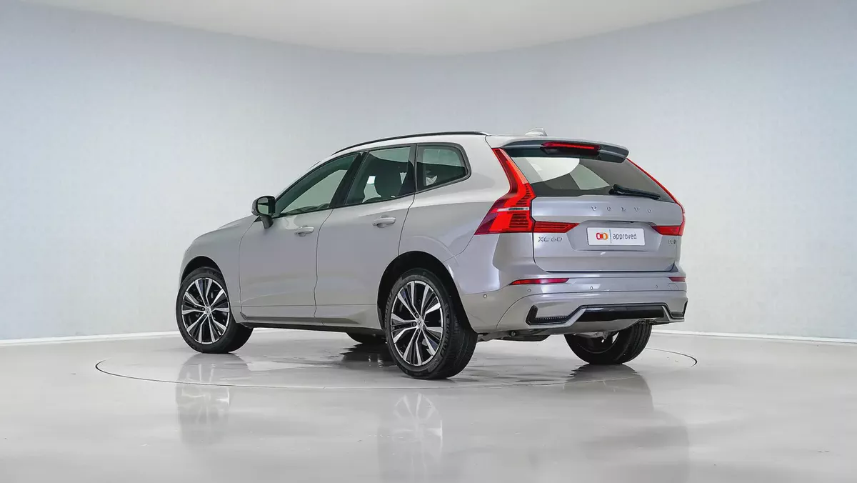 2024  Volvo XC60 B5 Ultimate Dark | GCC Specs | Volvo Active Warranty January 2028-1-1