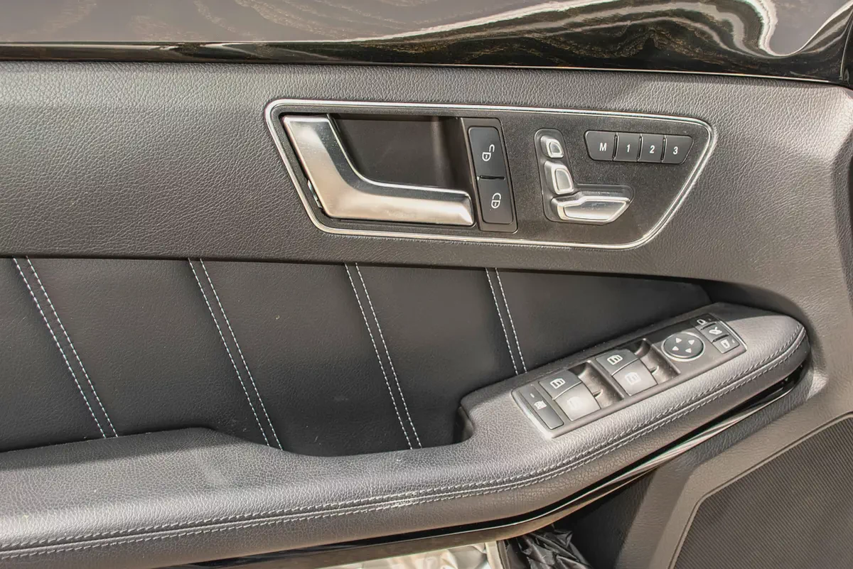 2013 - BENZ E400 HYBRID - JAPANESE SPECS - ONLY 67,000 KM-15-15