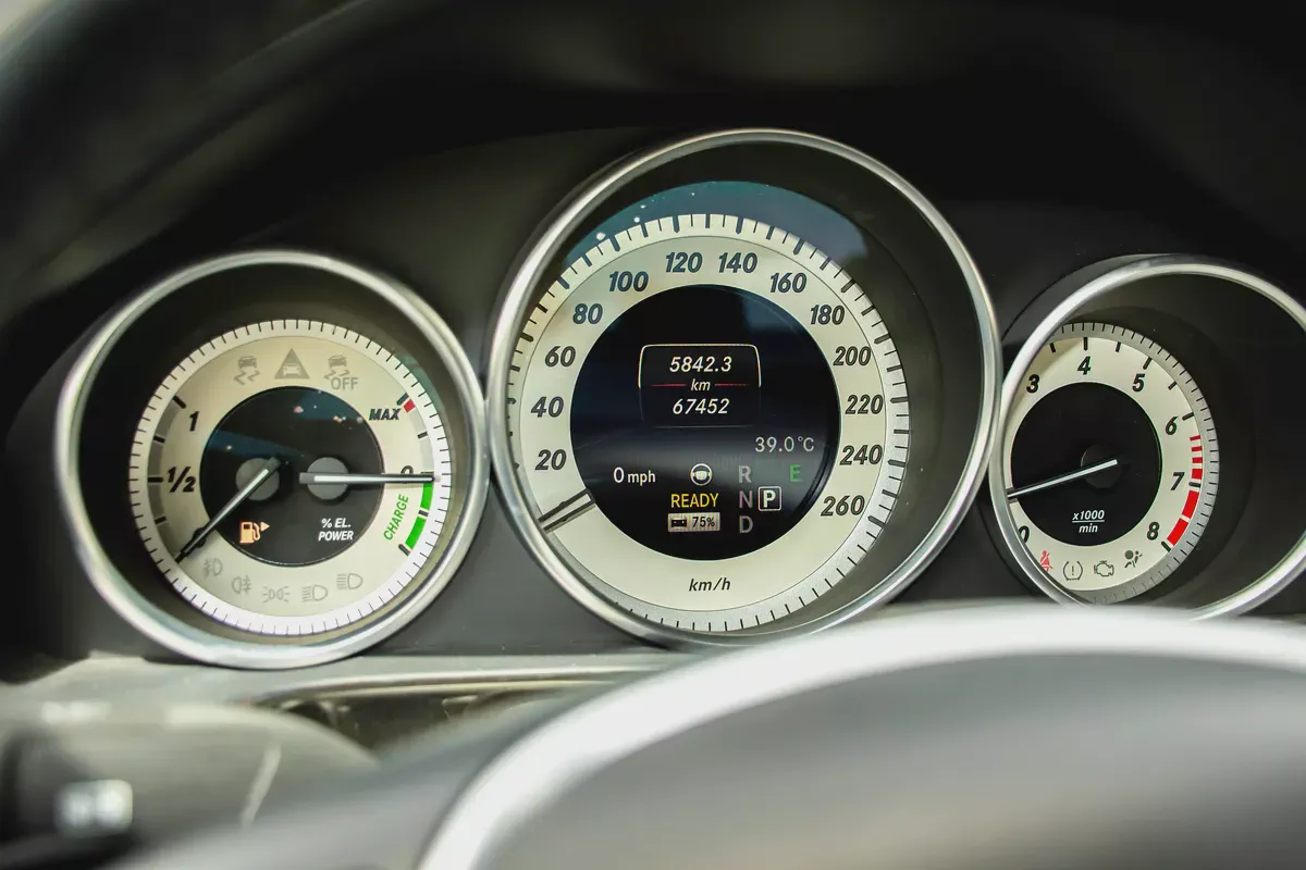 2013 - BENZ E400 HYBRID - JAPANESE SPECS - ONLY 67,000 KM-8-8