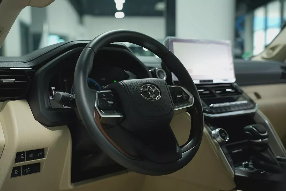 Toyota Land Cruiser GXR Twin Turbo-4-4