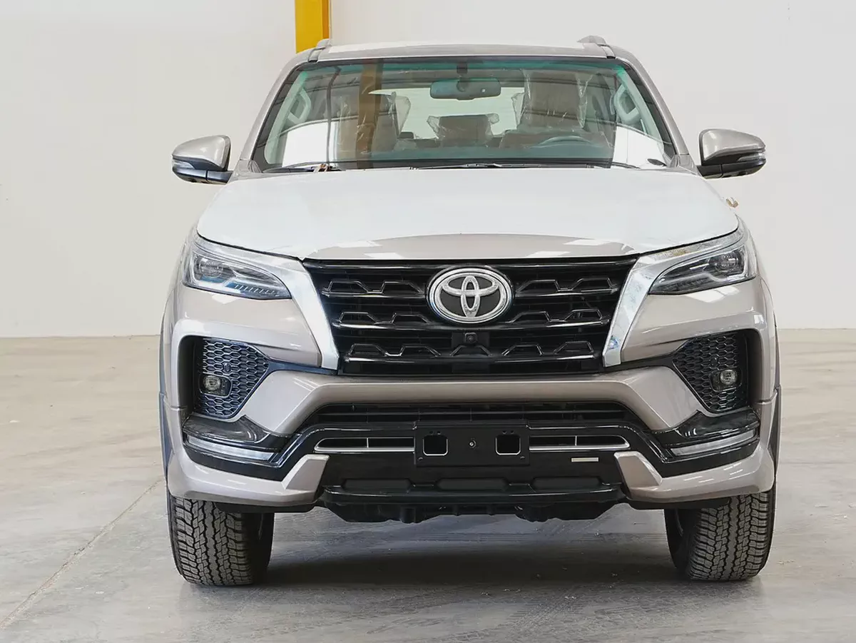 2026 TOYOTA FORTUNER VXR 4.0L PETROL BRAND NEW 0KM-1-1