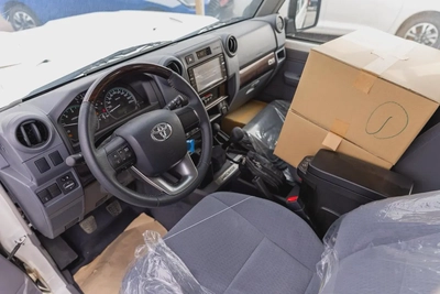 2025 Toyota Land Cruiser 70 LX - GCC Specs - Brand New!-5