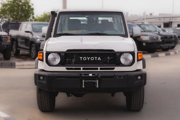2025 Toyota Land Cruiser 70 LX - GCC Specs - Brand New!