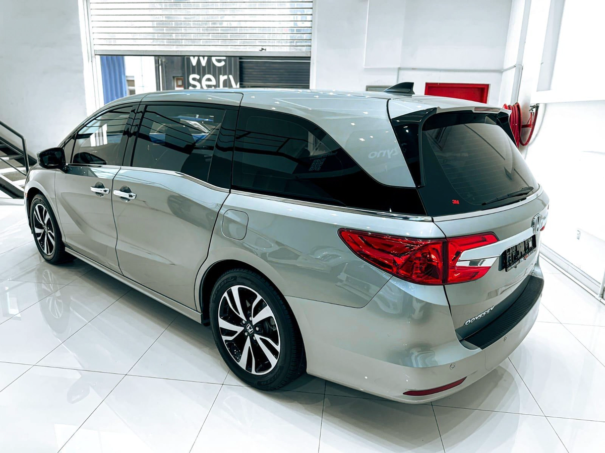 2019 Honda Odyssey Touring 3.5L V6 // EMI starting from 1,650 AED-2-2