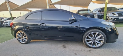 Sleek Kia Cerato Koup 2017 | GCC Specs | Well Maintained-4