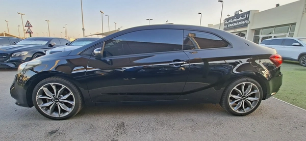 Sleek Kia Cerato Koup 2017 | GCC Specs | Well Maintained