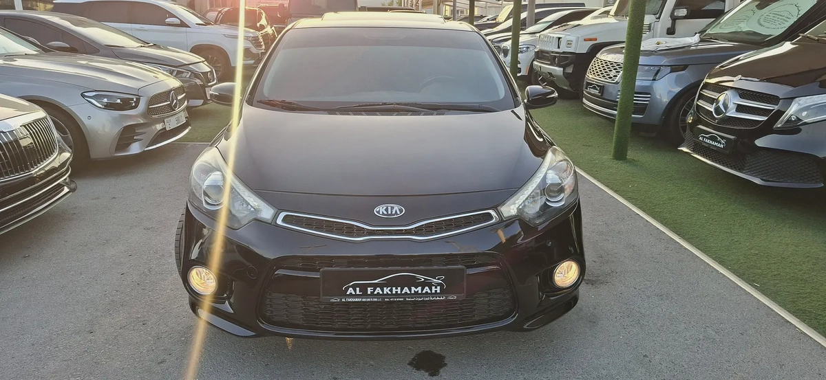 Sleek Kia Cerato Koup 2017 | GCC Specs | Well Maintained-2-2