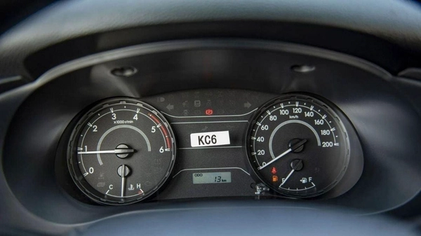 Toyota Hilux GL HILUX 2.4L MED OPTION