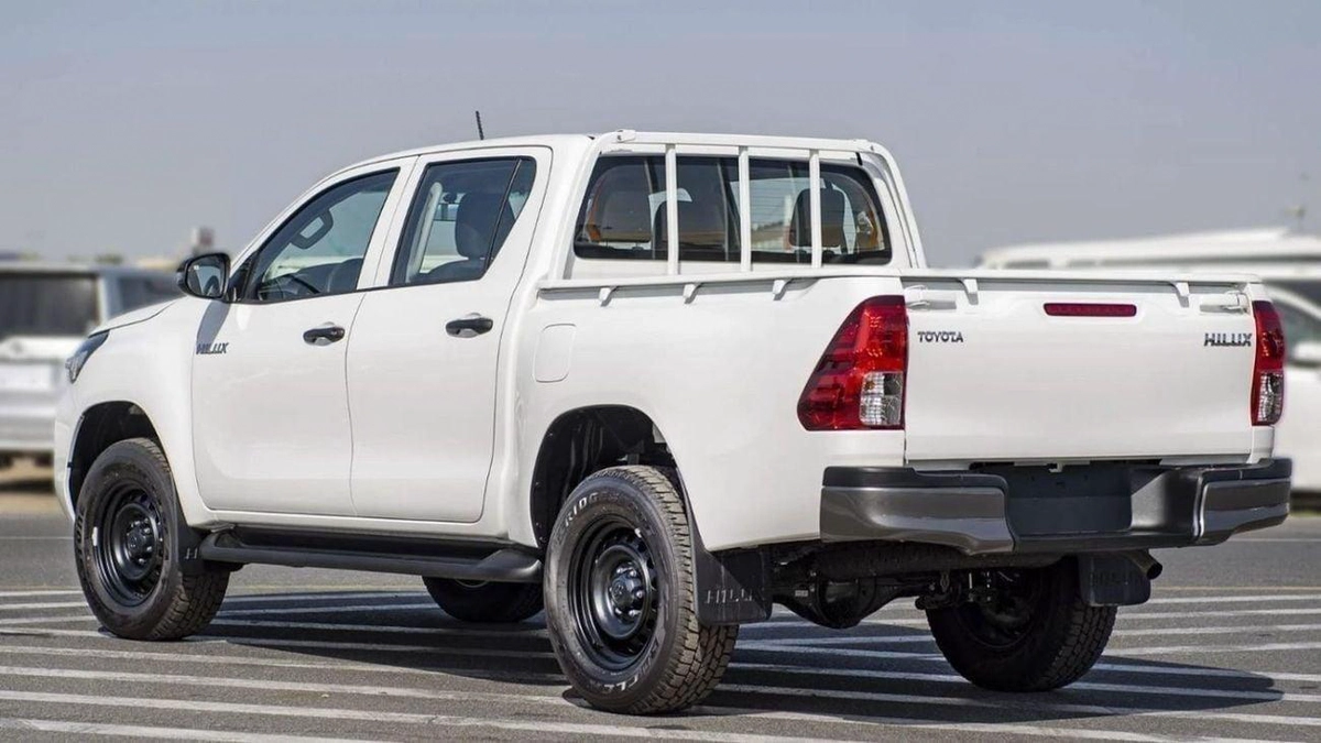 Toyota Hilux GL HILUX 2.4L MED OPTION-8-0