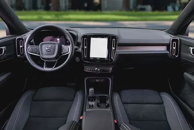 2,155 P.M |  XC40 Core | 0% Downpayment | VOLVO WARRANTY!-7