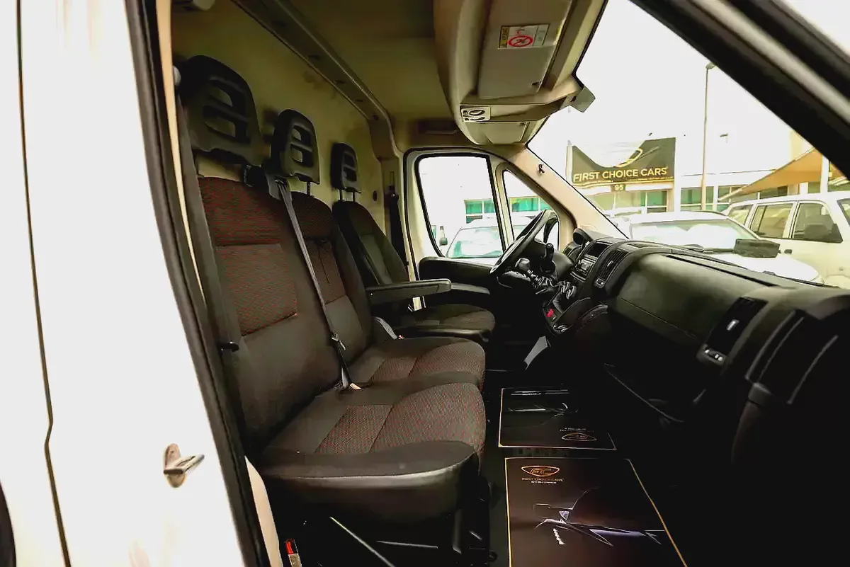 Peugeot Boxer Delivery Van | GCC Specs | Ref#P31179-8-8