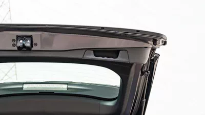 Toyota RAV4 LE 2×4-19