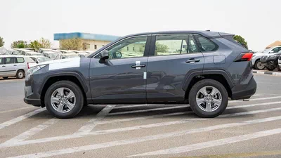 Toyota RAV4 LE 2×4-8