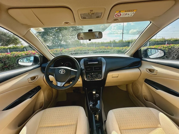 560/- AED EMI TOYOTA YARIS 1.5L SE FWD || WELL MAINTAINED