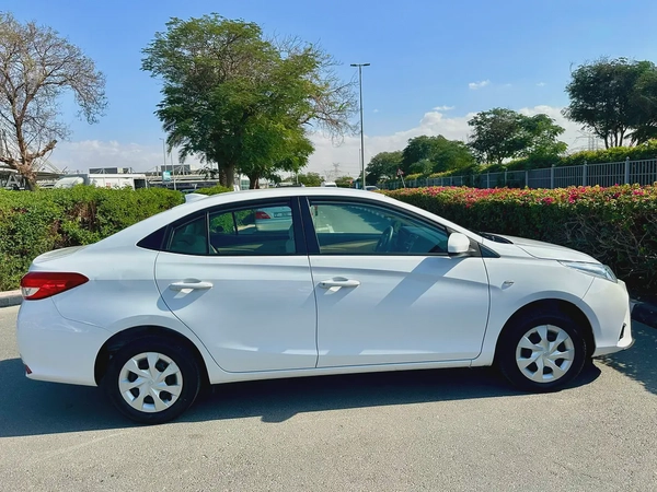 560/- AED EMI TOYOTA YARIS 1.5L SE FWD || WELL MAINTAINED