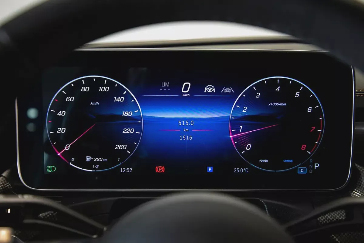 MERCEDES CLE 200/ 1,700km Only!! / 3,100 Monthly-14-14
