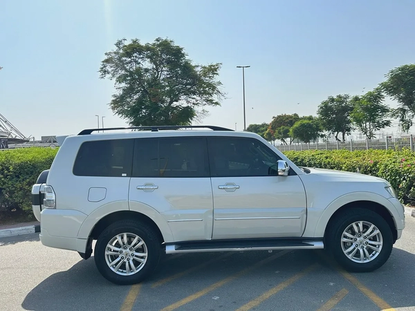 3.8L 1088/-AED EMI Mitsubishi Pajero 2020 GLS Top Line - GCC Specs - Well  Maintained