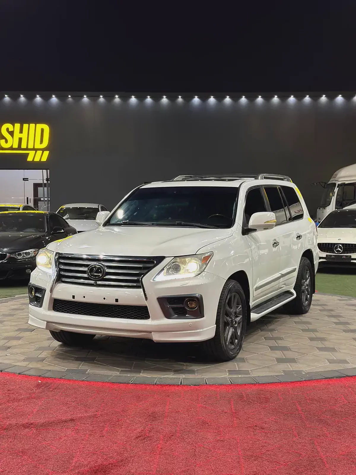 لكزس LX570 — موديل 2011