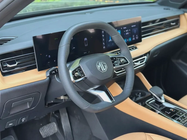 MG l HS LUXURY 2025 I GCC I FULL OPTION