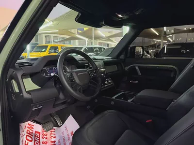 Land Rover Defender 2023  | 110 HSE P400 GCC Specs-9