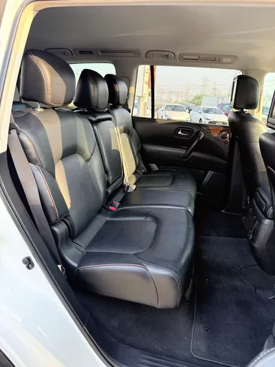 Nissan Armada Platinum full option-10