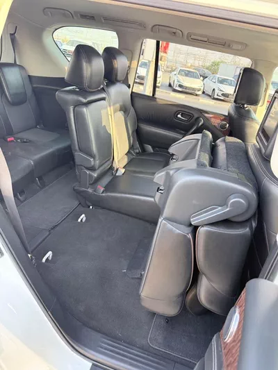 Nissan Armada Platinum full option-11