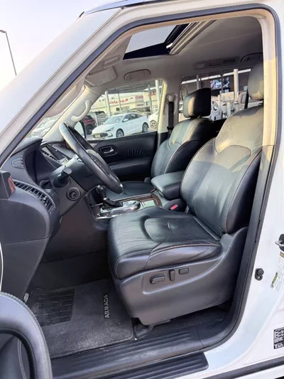 Nissan Armada Platinum full option-6