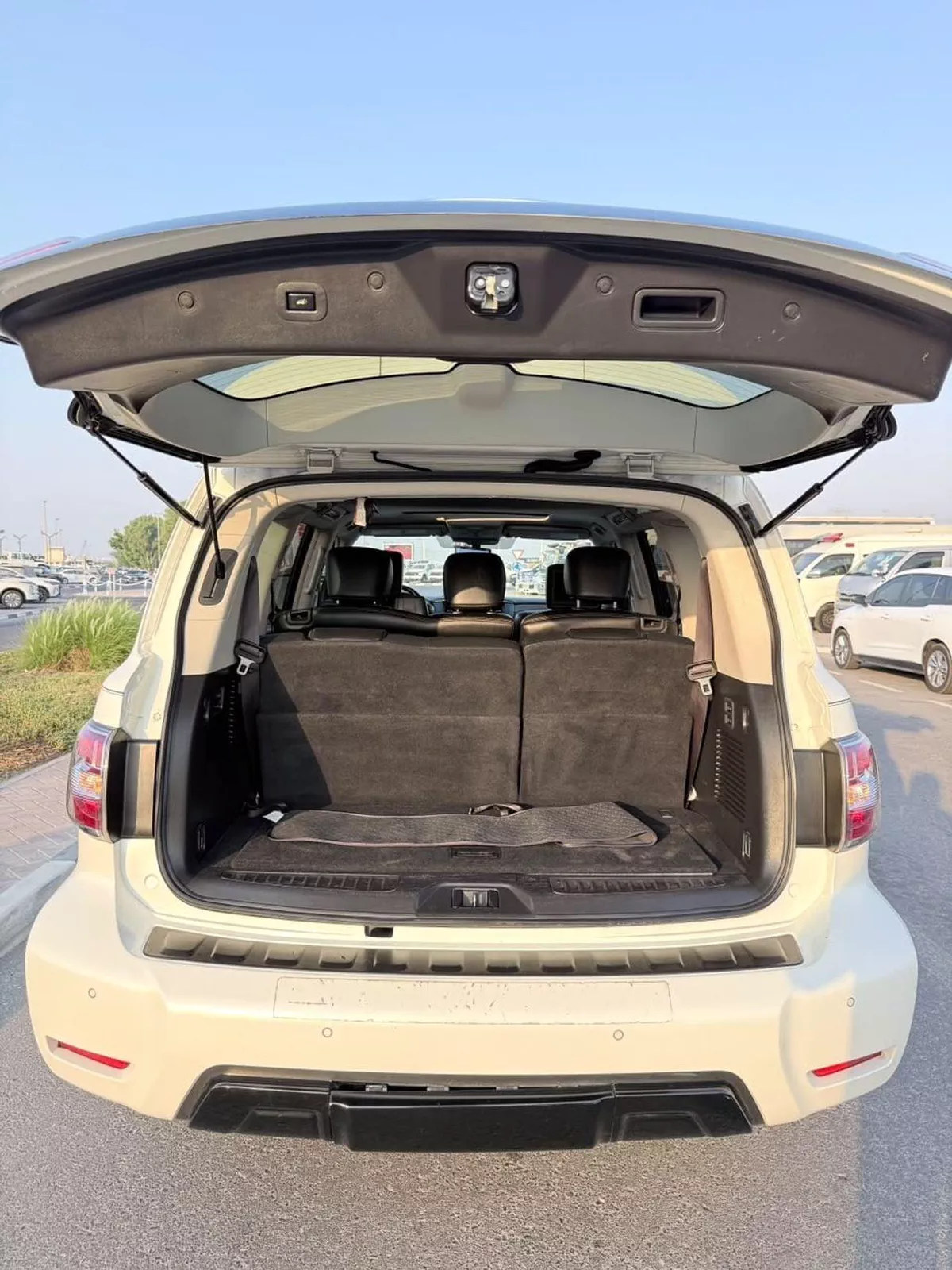 Nissan Armada Platinum full option-21-0