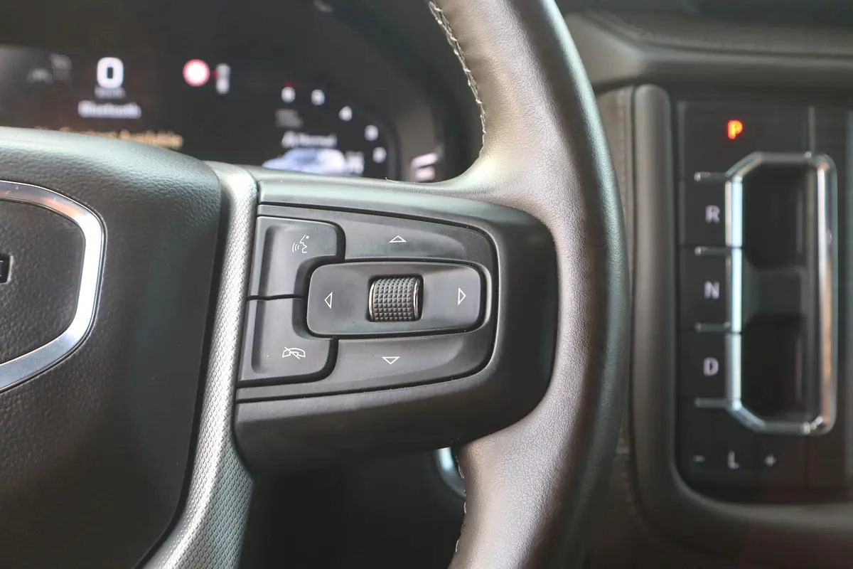 GMC Yukon Denali 2023 – Full Option – GCC Specs – Original Paint-4-4