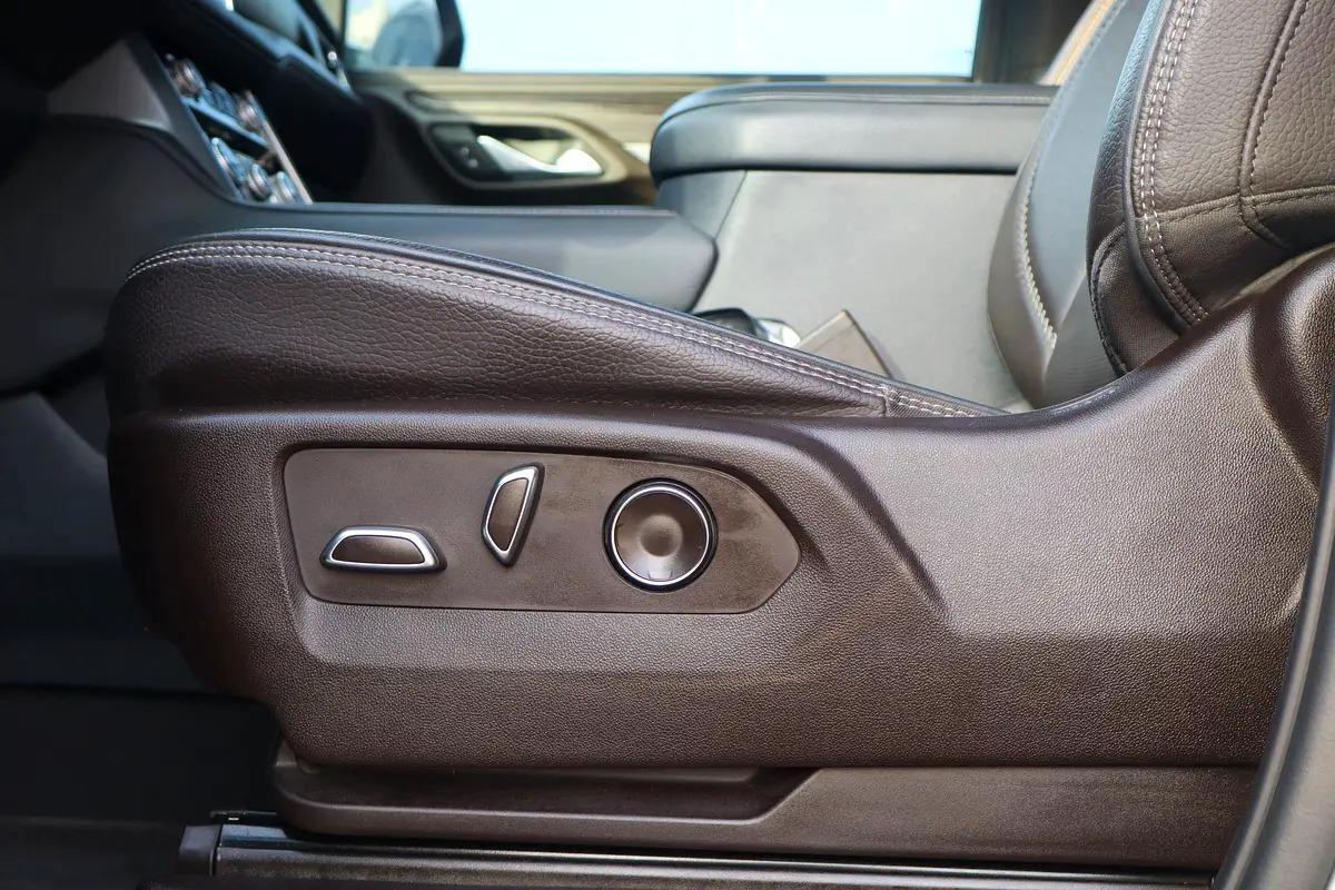 GMC Yukon Denali 2023 – Full Option – GCC Specs – Original Paint-9-9