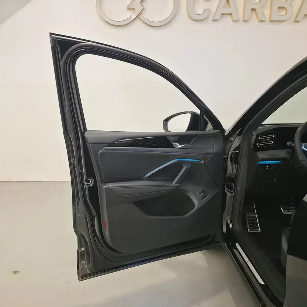 AED 2271 PM | VW TIGUAN 2025 R LINE | UNDER AGENCY WARRANTY & SERVICE CONTRACT NOV 2027 | GCC-7-7