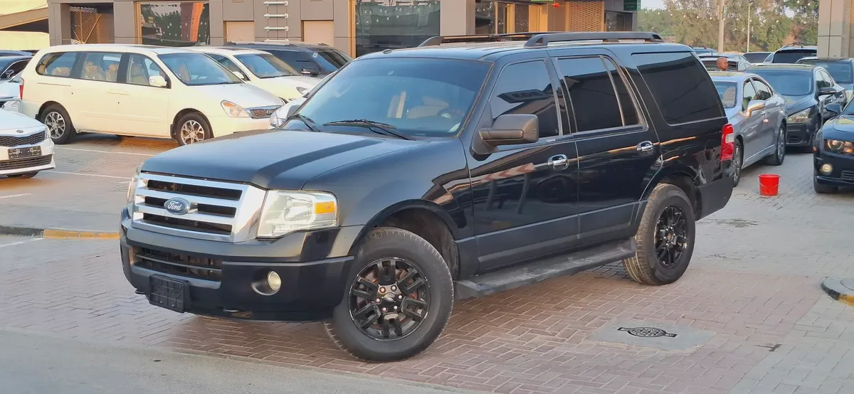 Reliable Ford Expedition 2013 | GCC Specs | Spacious 8-Seater