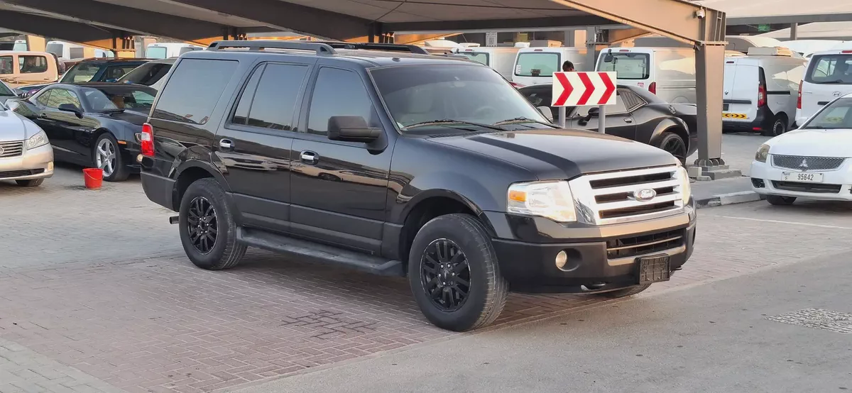 Reliable Ford Expedition 2013 | GCC Specs | Spacious 8-Seater-2-2
