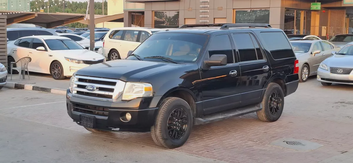 Reliable Ford Expedition 2013 | GCC Specs | Spacious 8-Seater-3-3